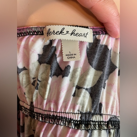 Derek Heart Floral Dress - Picture 5 of 6